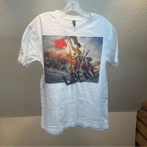 MUSEE LOUVRE Souvenir Tee of Eugene Delacroix’s Depiction of Marianne.